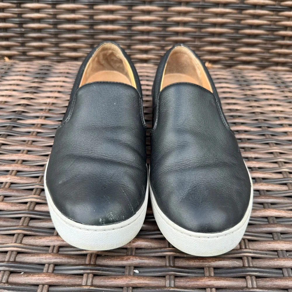 Vionic Demetra‎ Black Leather Slip On Loafer Sneakers Women's Size 7 Chic